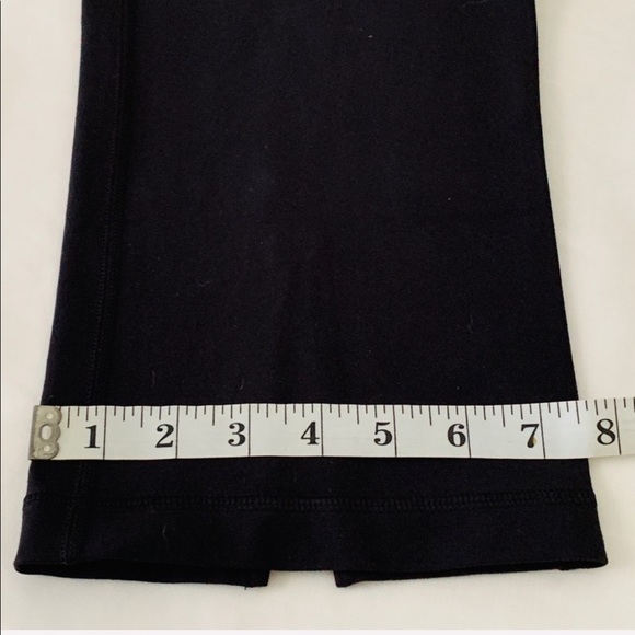 Lululemon Capri crop leggings Tadasana with back slit Sz 8 black - Picture 15 of 16